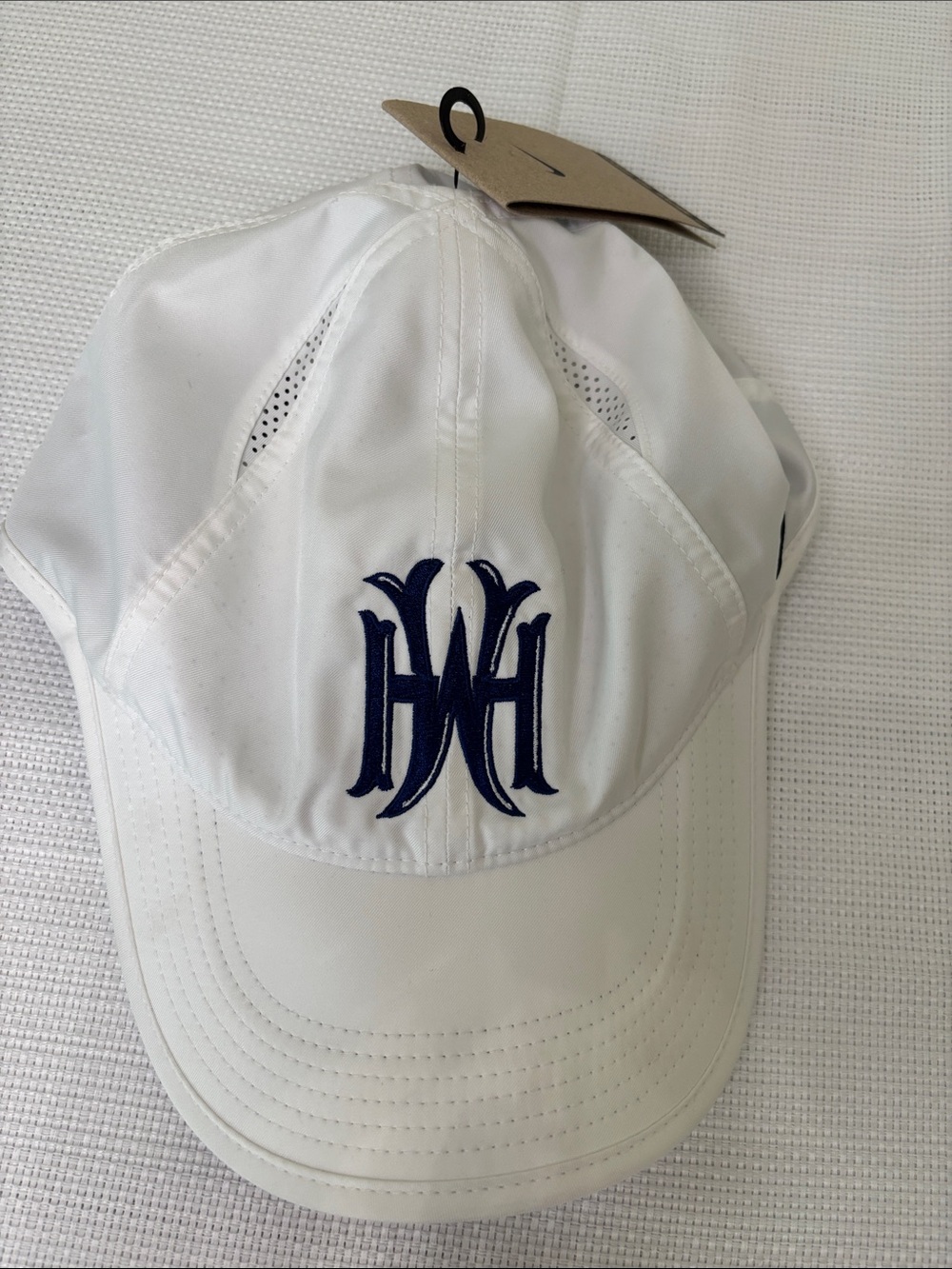 Nike White Baseball Cap with Navy Embroidered Adult Unisex Golf Size M/L